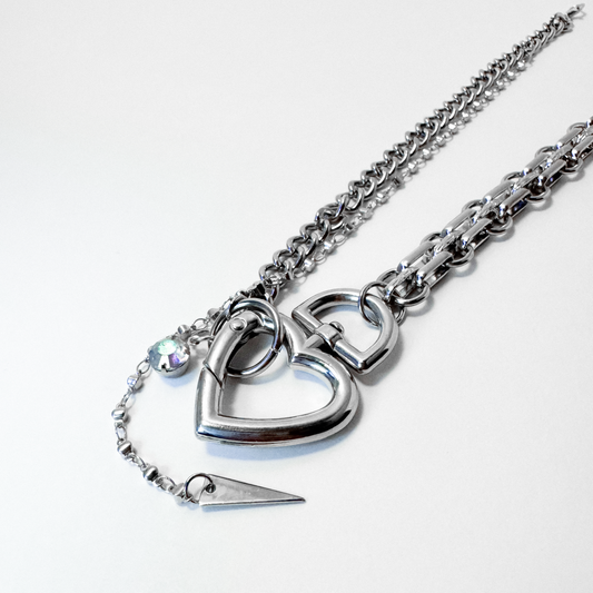 D-HEART NECKLACE